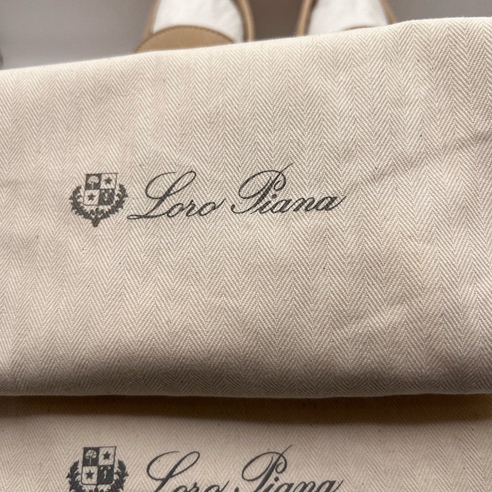 Loro Piana Summer Charms Walk - Picture 6 of 14